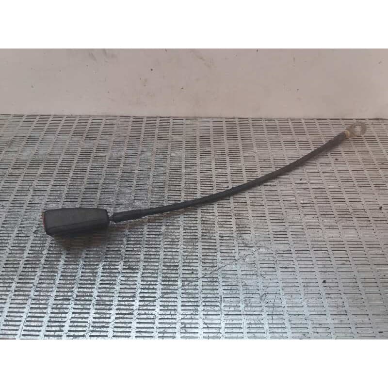Recambio de enganche cinturon delantero izquierdo para mercedes-benz mb 180 2.4d referencia OEM IAM - Blanco