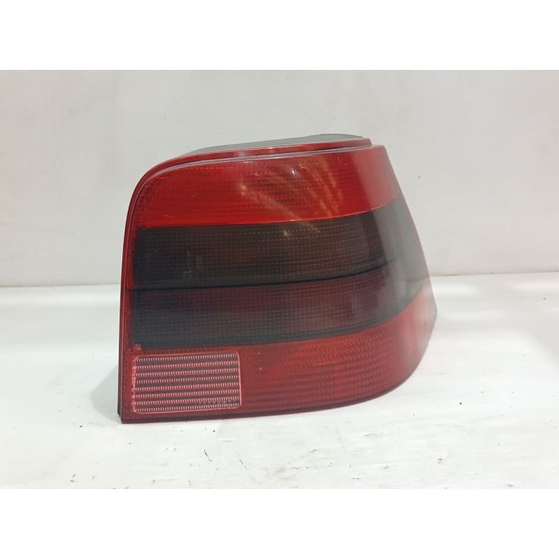 Recambio de piloto trasero derecho para volkswagen golf iv (1j1) 1.9 tdi referencia OEM IAM - Blanco