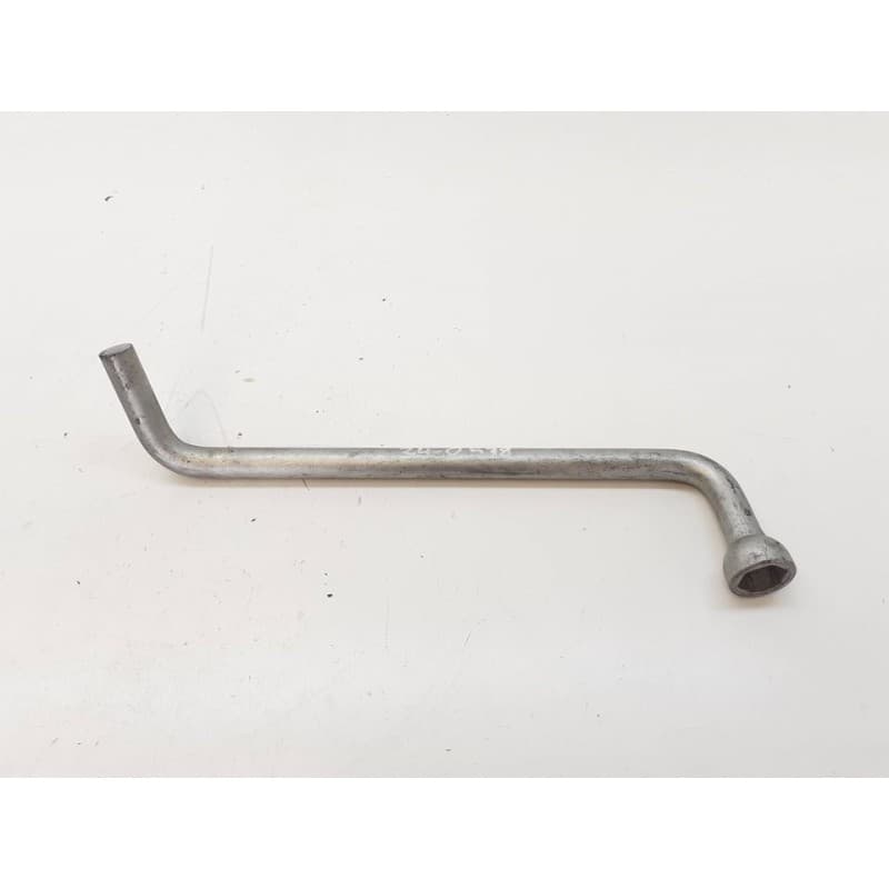 Recambio de llave rueda para iveco daily furgón fg h2 33 s ... v batalla 3520 l referencia OEM IAM - Blanco
