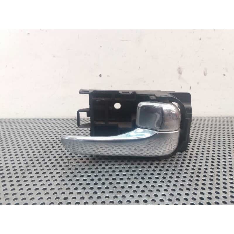Recambio de maneta interior delantera derecha para nissan almera tino (v10m) 2.2 16v turbodiesel cat referencia OEM IAM - Blanco