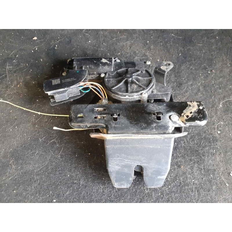 Recambio de cerradura maletero / porton para tesla model y gran autonomia dual awd referencia OEM IAM 1500604CNB