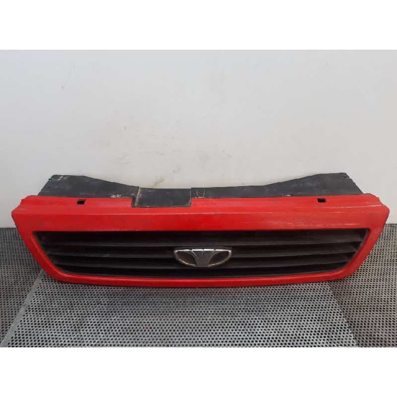 Recambio de rejilla delantera para daewoo nexia referencia OEM IAM 143682