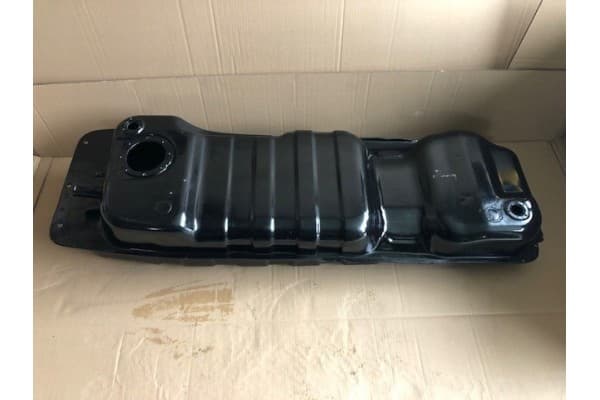 Depósito de combustible Ssang Yong Rexton 2001-2007 usado
