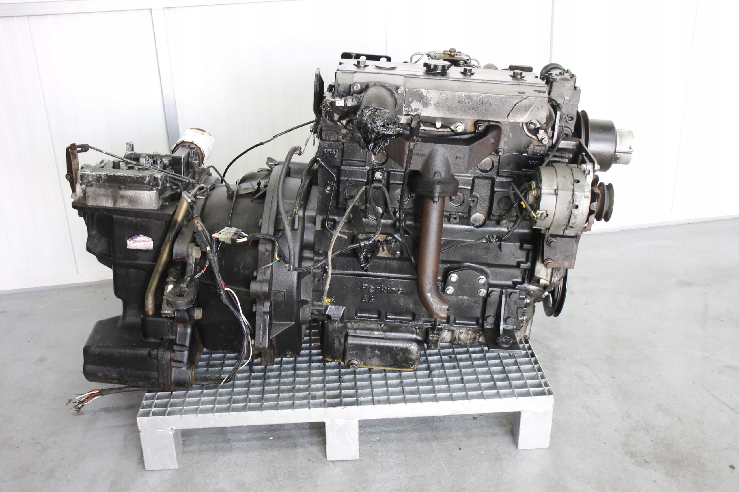 Motor Perkins 4 aa70274 para carretilla elevadora Hyster Manitou MF 67kW Lukas usado