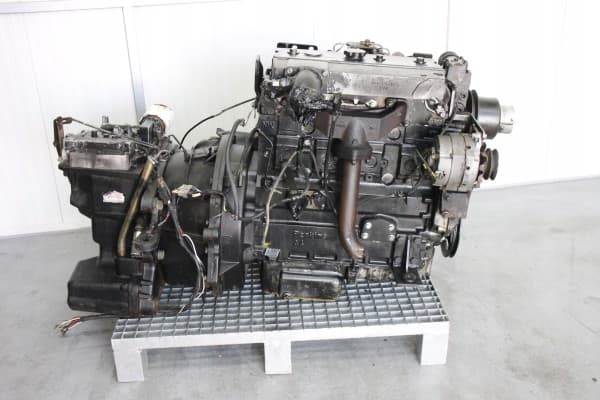 Motor Perkins 4 aa70274 para carretilla elevadora Hyster Manitou MF 67kW Lukas usado