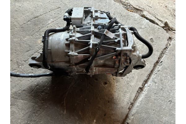 Motor trasero Tesla Model 3 2021 dañado 1120990-00-H usado