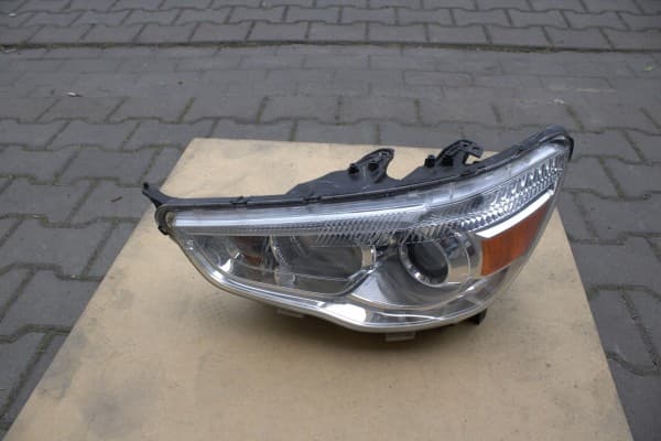 Faro delantero izquierdo Mitsubishi Asx versión europea original usado