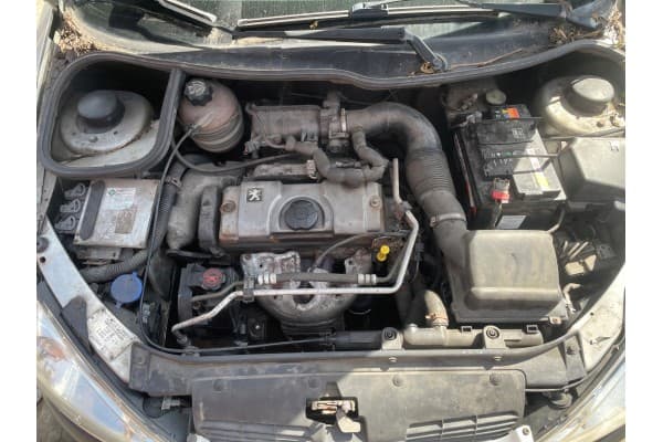 Motor completo Peugeot 206 1.1 B Hfx usado y funcional