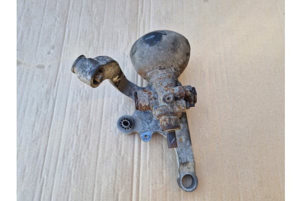 Regulador de suspensión delantero Citroën C5 Iii X7 2.0 HDI usado