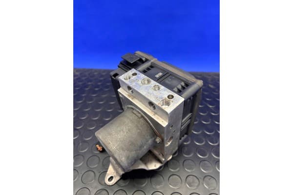 Bomba de freno ABS Audi A6 C7 A7 4G0907379F usado