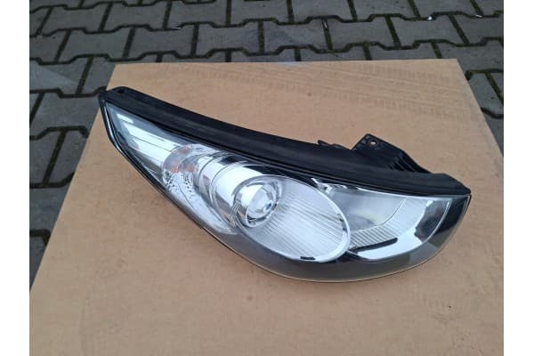 Faro delantero derecho Hyundai ix35 versión europea original usado