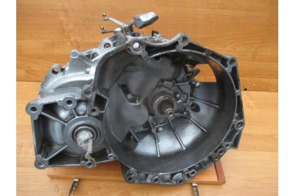 Transmisión Manual Saab 9-3 2.2 Tid 5 Velocidades FM57 301 i 3.82 usado