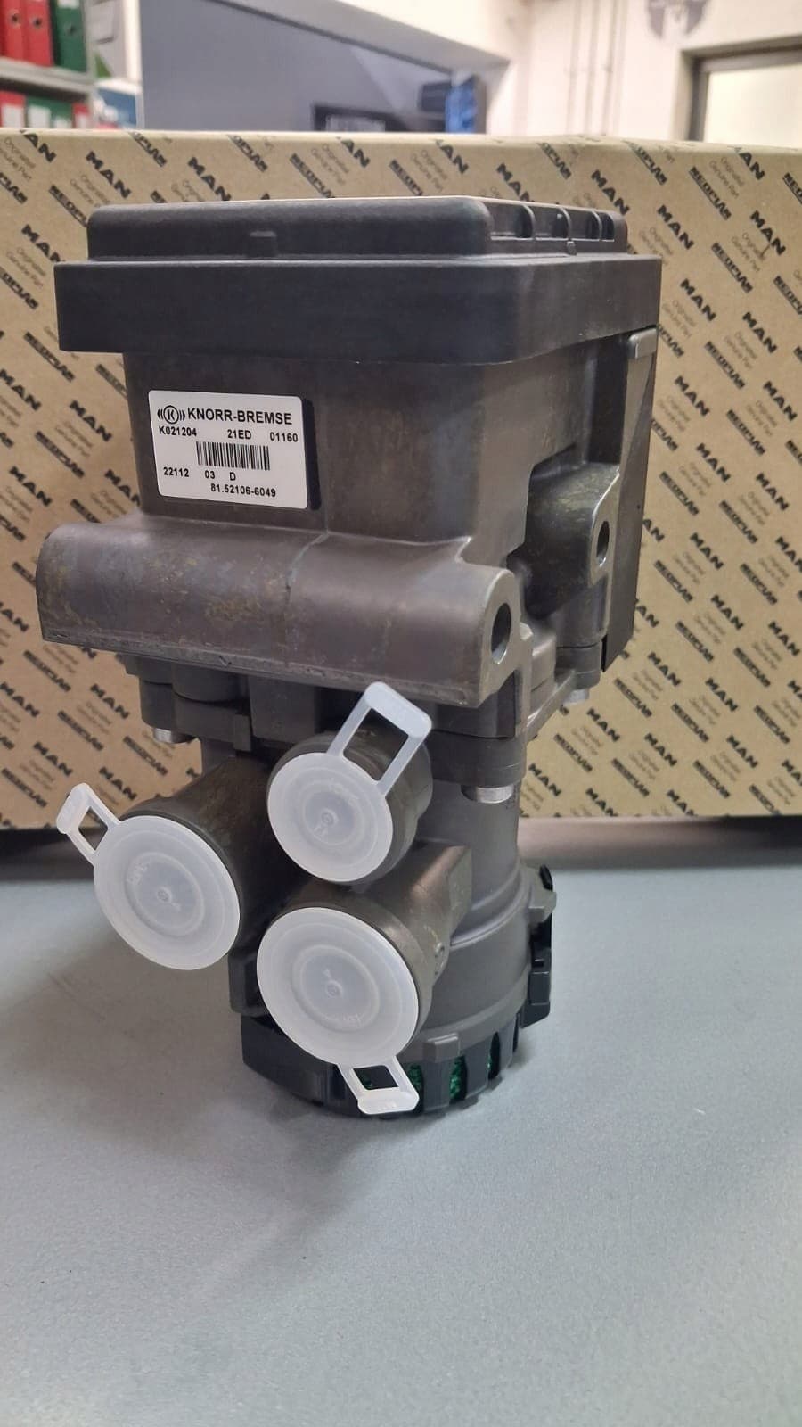 DT Spare Parts 3.72173 Válvula de control de presión Ebs nuevo