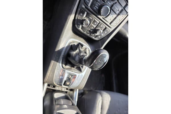 Transmisión manual de 5 velocidades para cables Opel Meriva B II, Astra J, Corsa D 1.3 Cdti usado