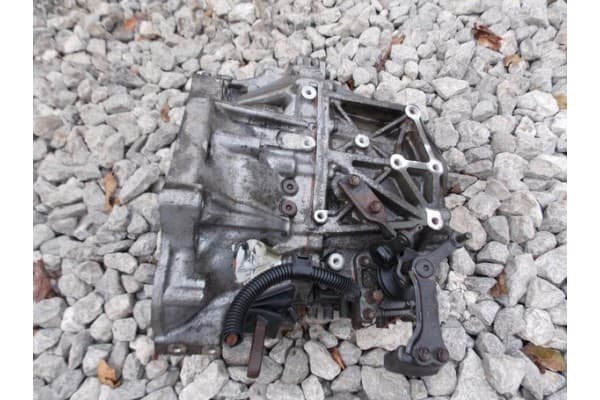 Caja de cambios Toyota Verso Avensis T25 2AD 2.2 D4D usado