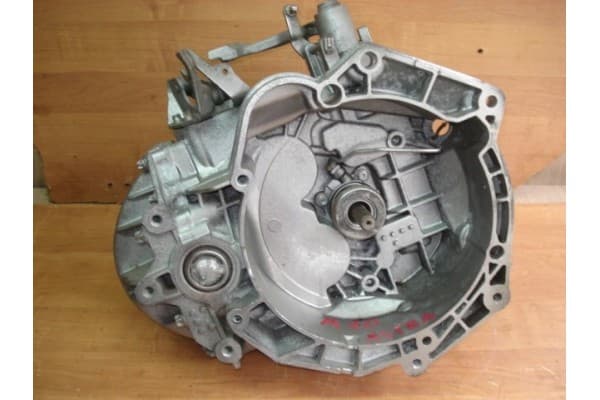 Caja de cambios Opel Astra H 1.3 Cdti M20 6 velocidades 55186620 55192042 55186626 usado