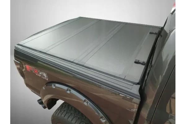 Cubierta Dura Plegable en Tres para Dodge Ram Cama 6.4 FT (76.8 pulgadas) 2009-2018 usado