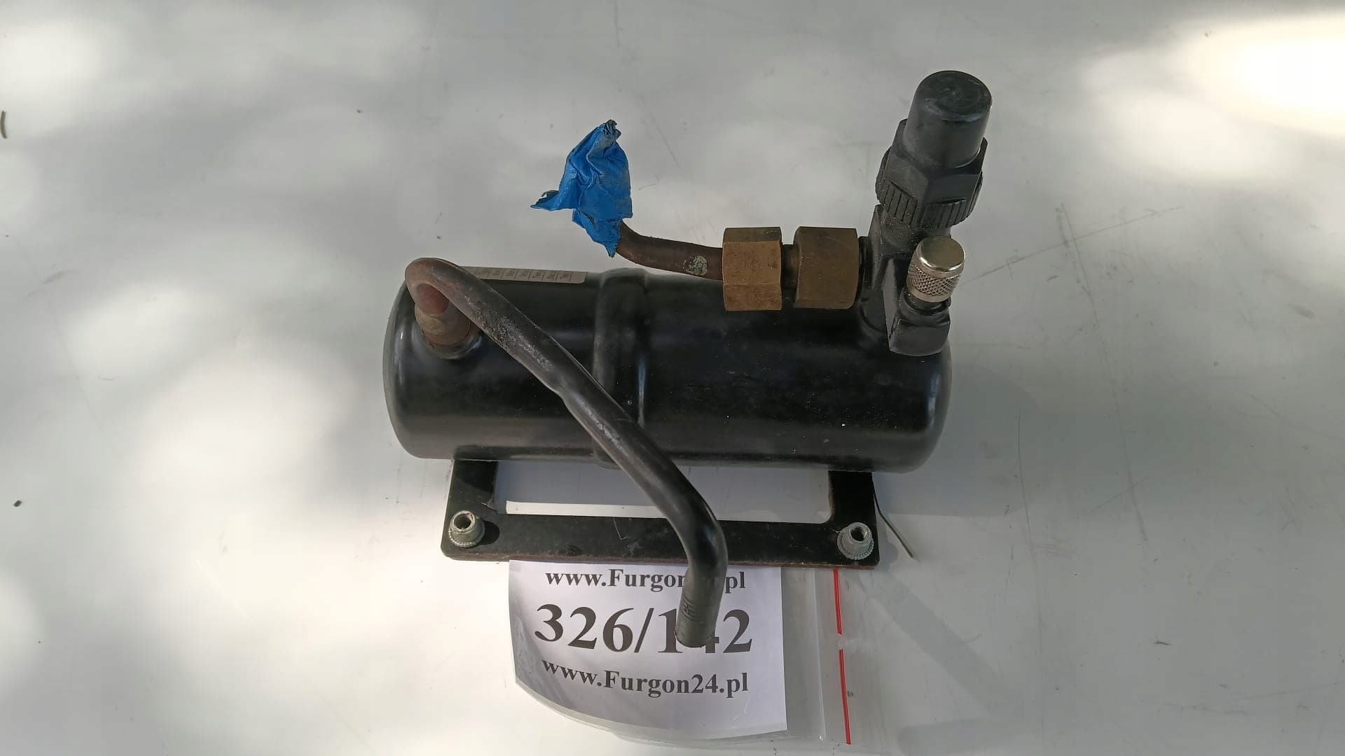 Cilindro de Gas para Tanque Agregado Carrier Xarios 65-60060-00 No 326/142 usado