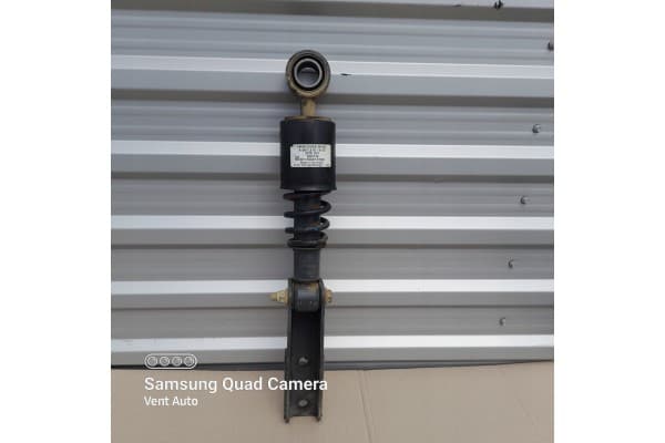 Amortiguador de Suspensión de Cabina Mercedes Actros MP4 A9613101655 usado