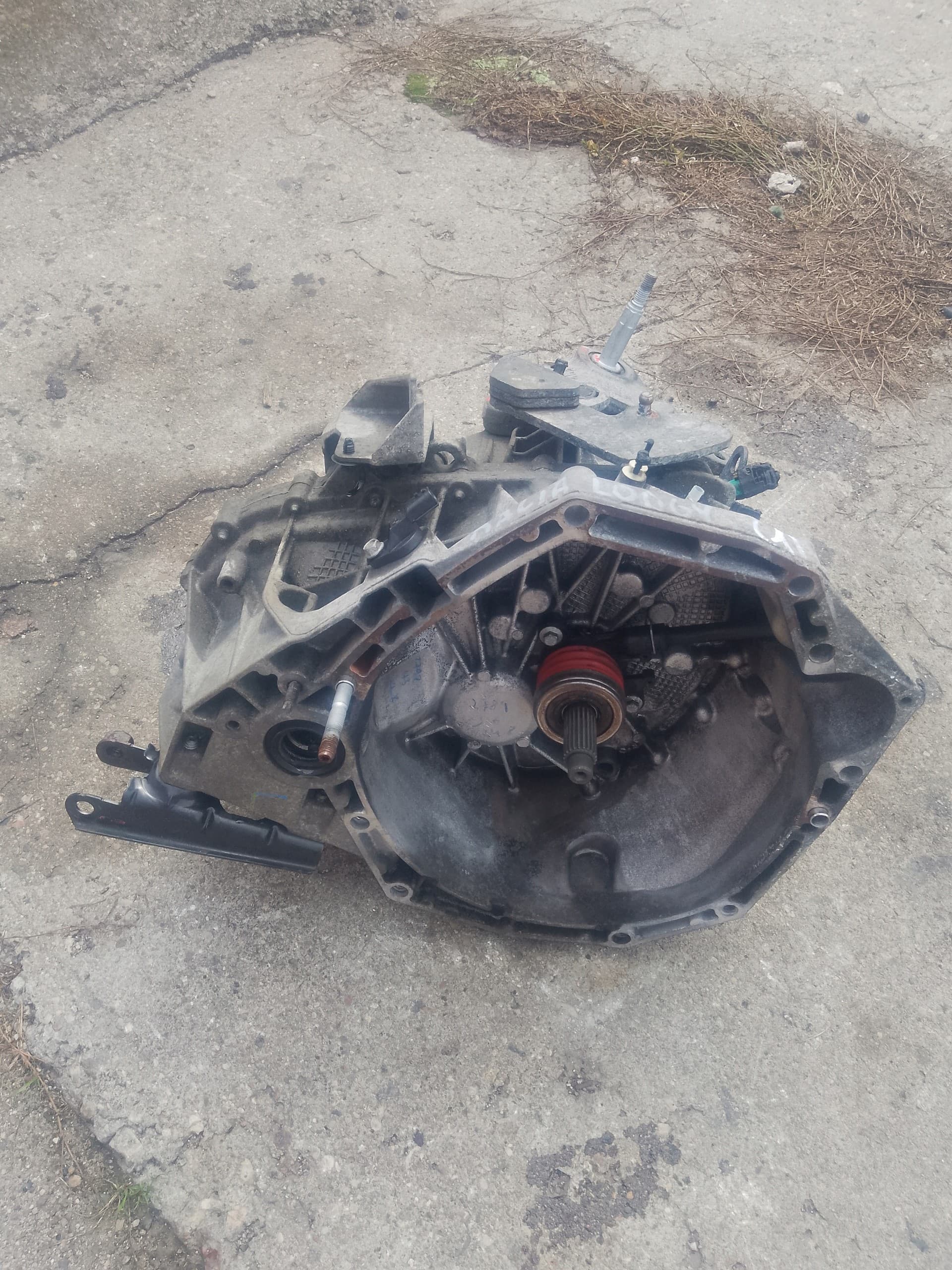 Transmisión para Dacia Lodgy 1.5 DCI 2012 - Referencia 320108046R usado