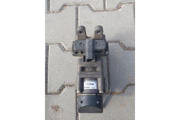 Válvula principal del pedal de freno Renault Magnum DXi usado