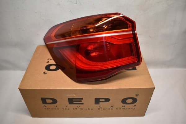 Lámpara trasera combinada izquierda en guardabarros para BMW F48 X1 usado