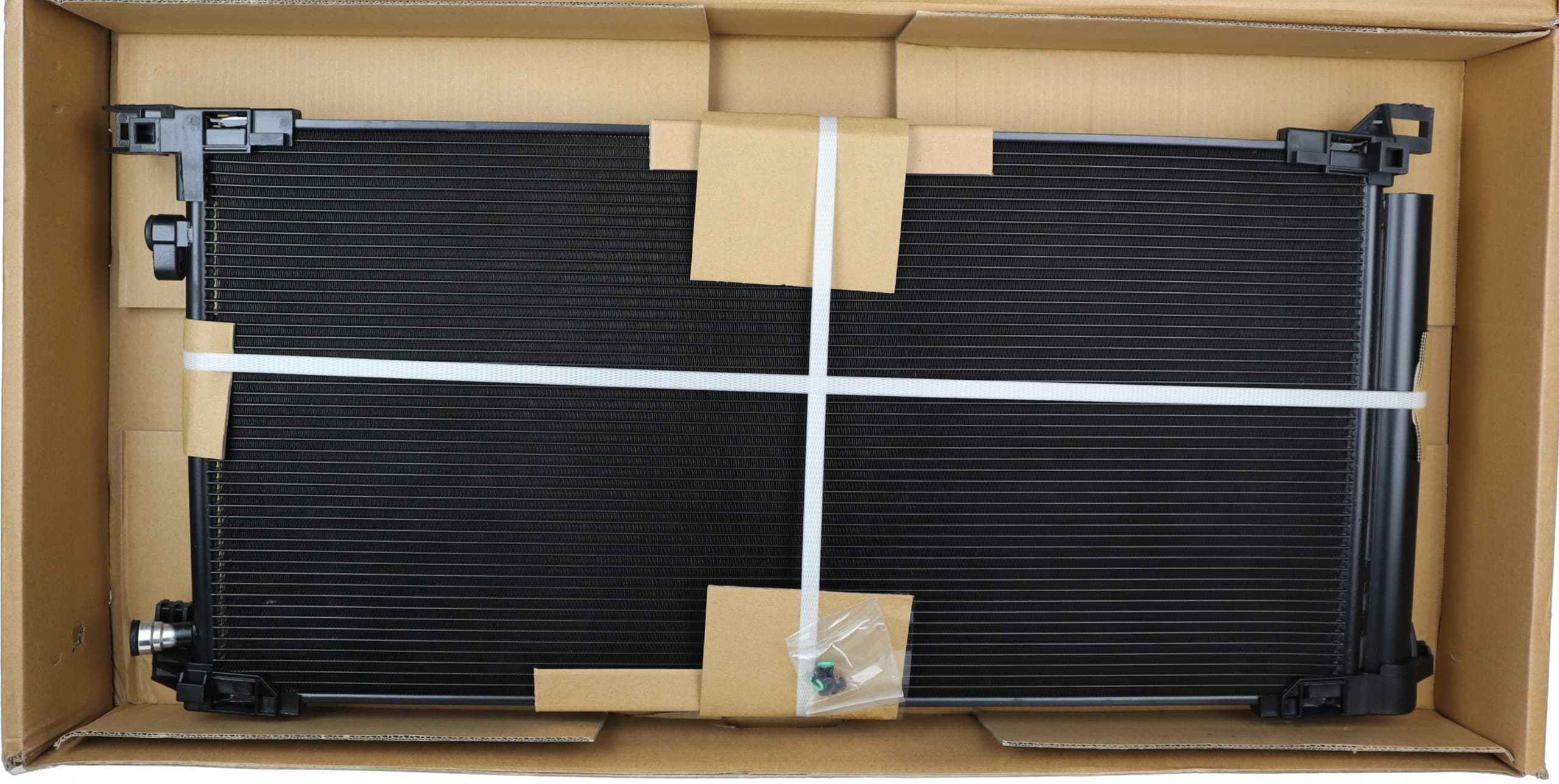 Radiador de Aire Acondicionado Toyota Corolla E21 2.0 2018 - 884A012010 884A076010 nuevo