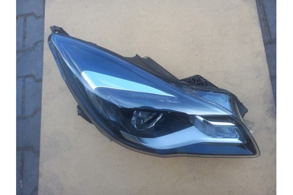 Faro delantero derecho original LED Opel Insignia A Lift versión europea usado