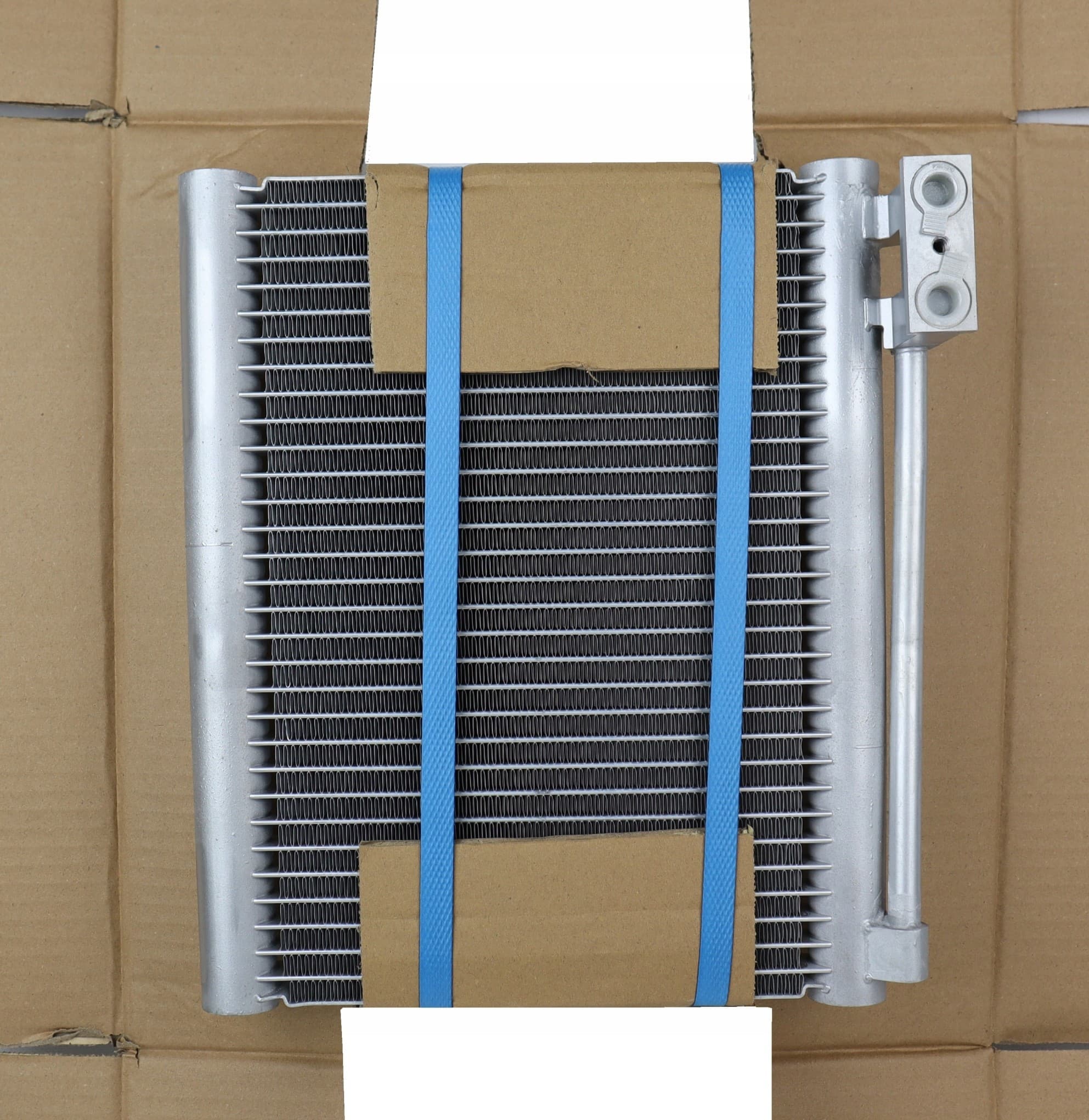 Radiador de Aire Acondicionado Mercedes Gla (H247) 2020 - / 1775004800 nuevo