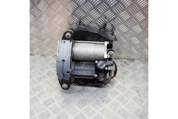 Compresor de suspensión Jaguar XJ (X350) 2W933B484AH 4.2L 219kW 2003 usado
