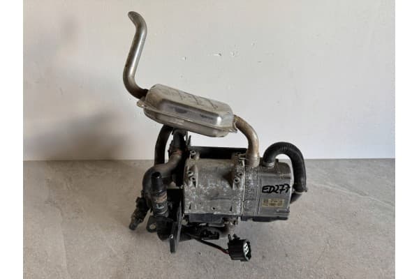 Núcleo del calentador Webasto para Jaguar Land Rover Range Rover M8A2-18K463-AB usado