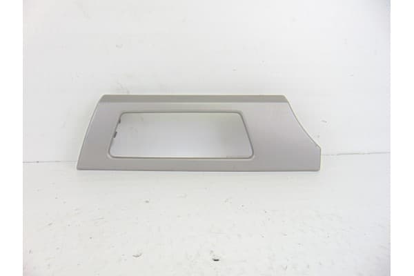 Molduras delanteras, BMW Serie 3 Touring (E91) 320d 2006, 7132847 usado