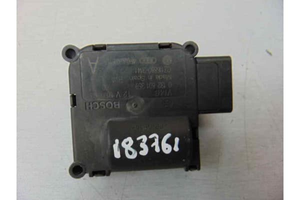 Motor apertura trampillas climatizador, Audi A6 Berlina (4F2) 2.7 TDI, 4F0820511A usado