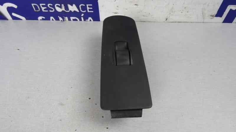 Mando elevalunas delantero derecho, Mitsubishi Colt CZ3 Berl. 3 (Z30) 1.5 Di-D Instyle 2007, MR587944 usado
