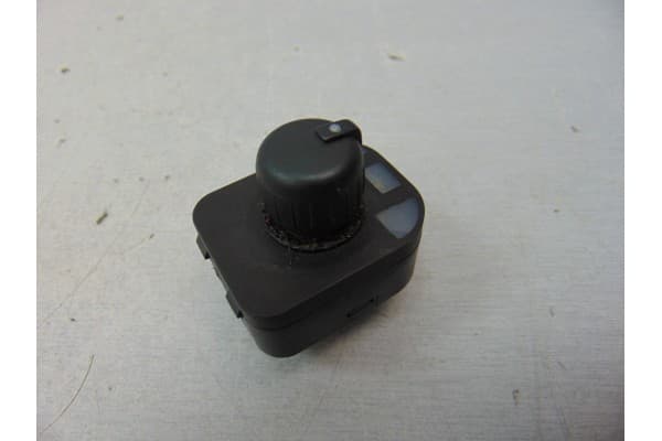 Mando retrovisor, Audi A3 Sportback (8PA) 1.9 TDI Attraction 2009 usado