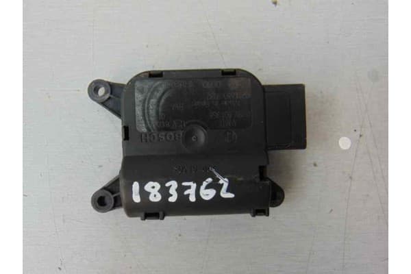 Motor apertura trampillas climatizador, Audi A6 Berlina (4F2) 2.7 TDI, 4F0820511A usado