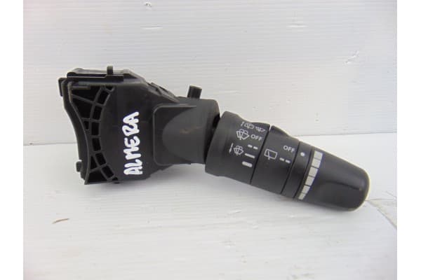 Mando limpia, Nissan Almera (N16/E) Acenta 2004, 25260AV770 usado