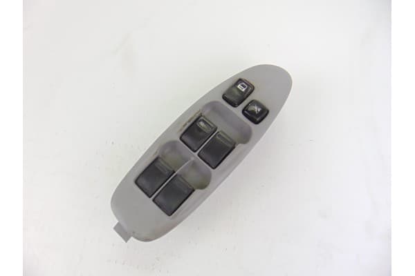 Mando elevalunas delantero izquierdo, Nissan Almera Tino (V10M) Acenta 2004 usado