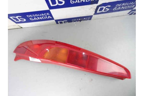 Piloto trasero izquierdo, Fiat Ii Punto (188) Berlina 1.2 8V Active 2004 usado