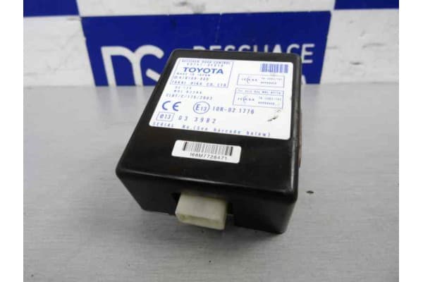 Centralita cierre, Toyota Corolla Verso (R1) 2,2 D-4D Sport 2007, 89741-0F010 usado