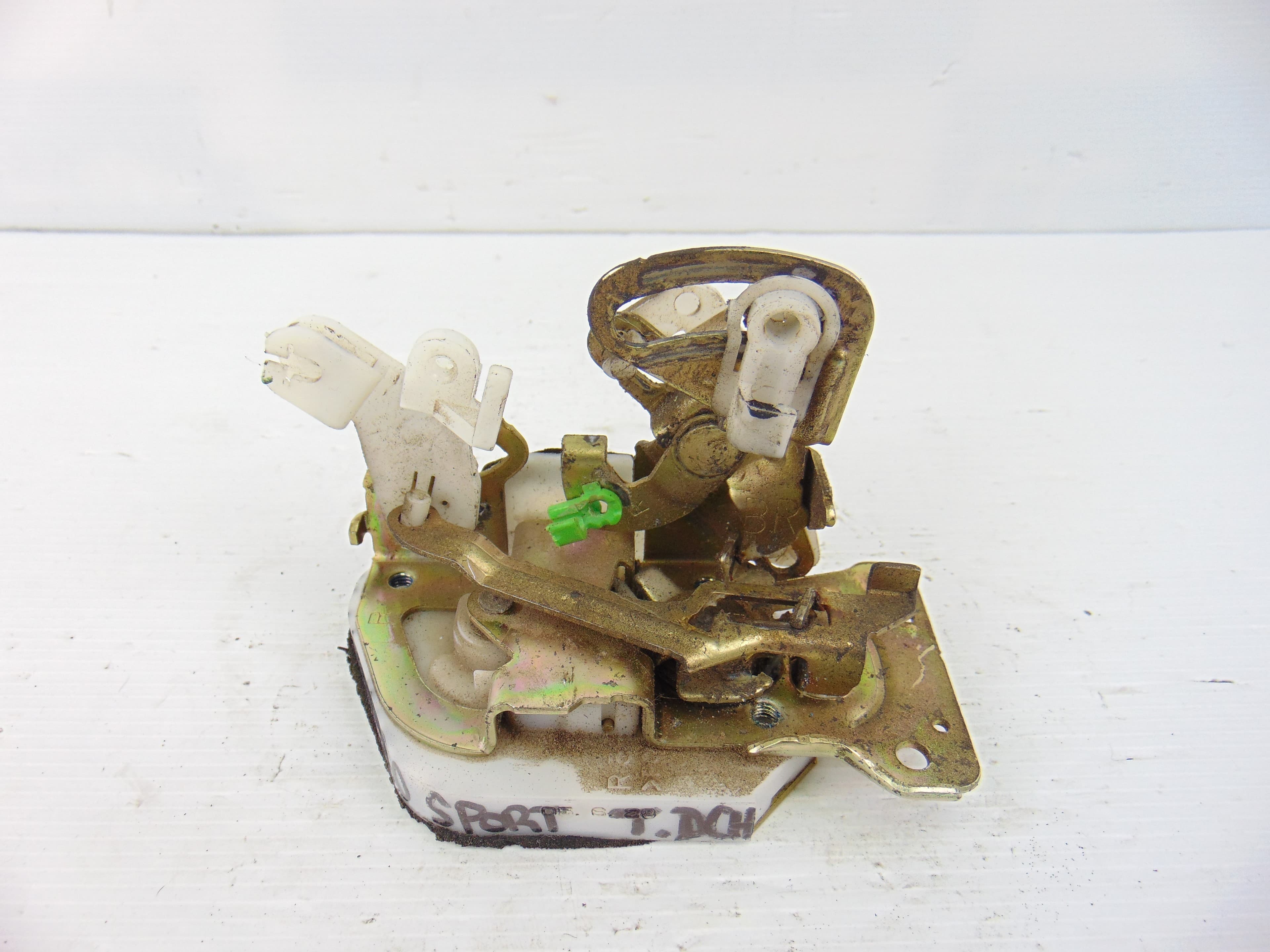 Cerradura puerta trasera derecha, Mitsubishi Montero Sport (K90) 2.5 Td Gls 2005 usado
