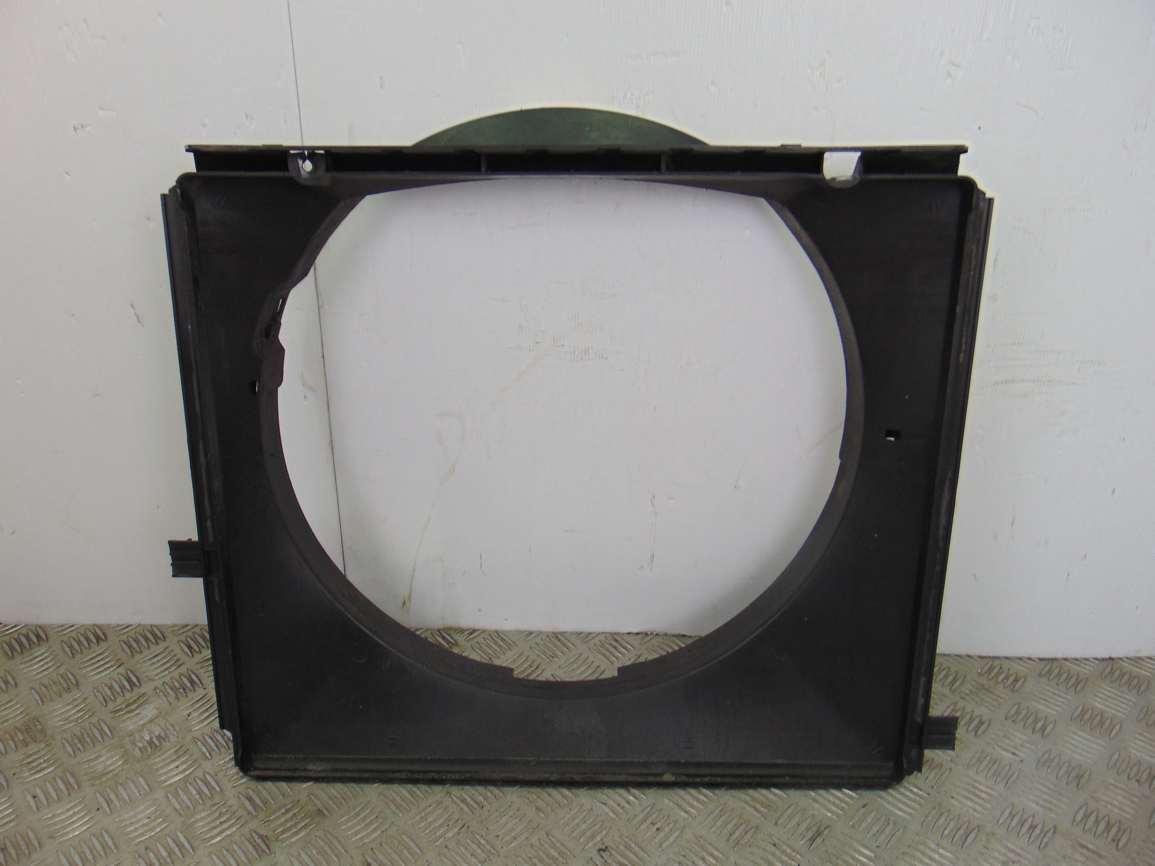 Calandra delantera de radiador, Ssangyong Rodius Xdi 2010, 21659-08001 usado