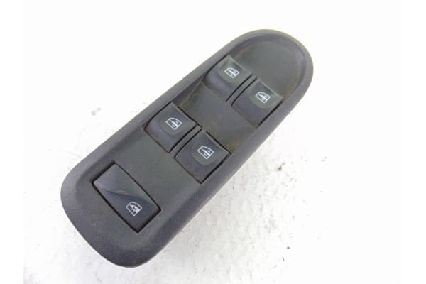 Mando elevalunas delantero izquierdo, Dacia Duster I Black Shadow 4x4 2016 usado