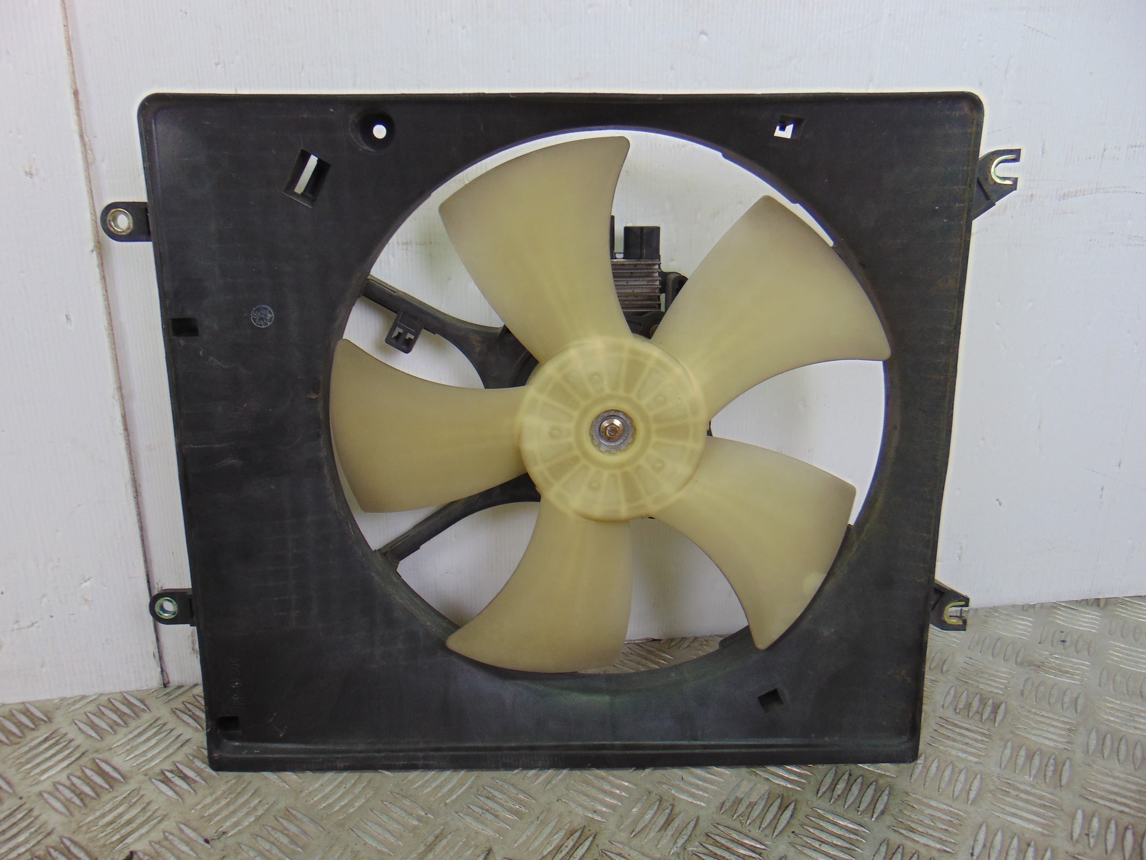 Electroventilador, Mitsubishi Space Wagon (N80/N90) 2.4 Family 2000, 168000-3560 usado