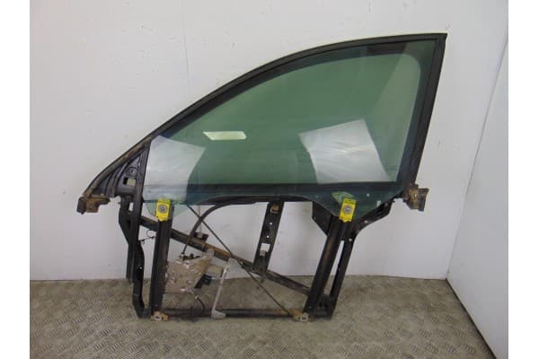 Elevalunas delantero izquierdo, Audi A6 Avant (4B5) 3.0 2002 usado