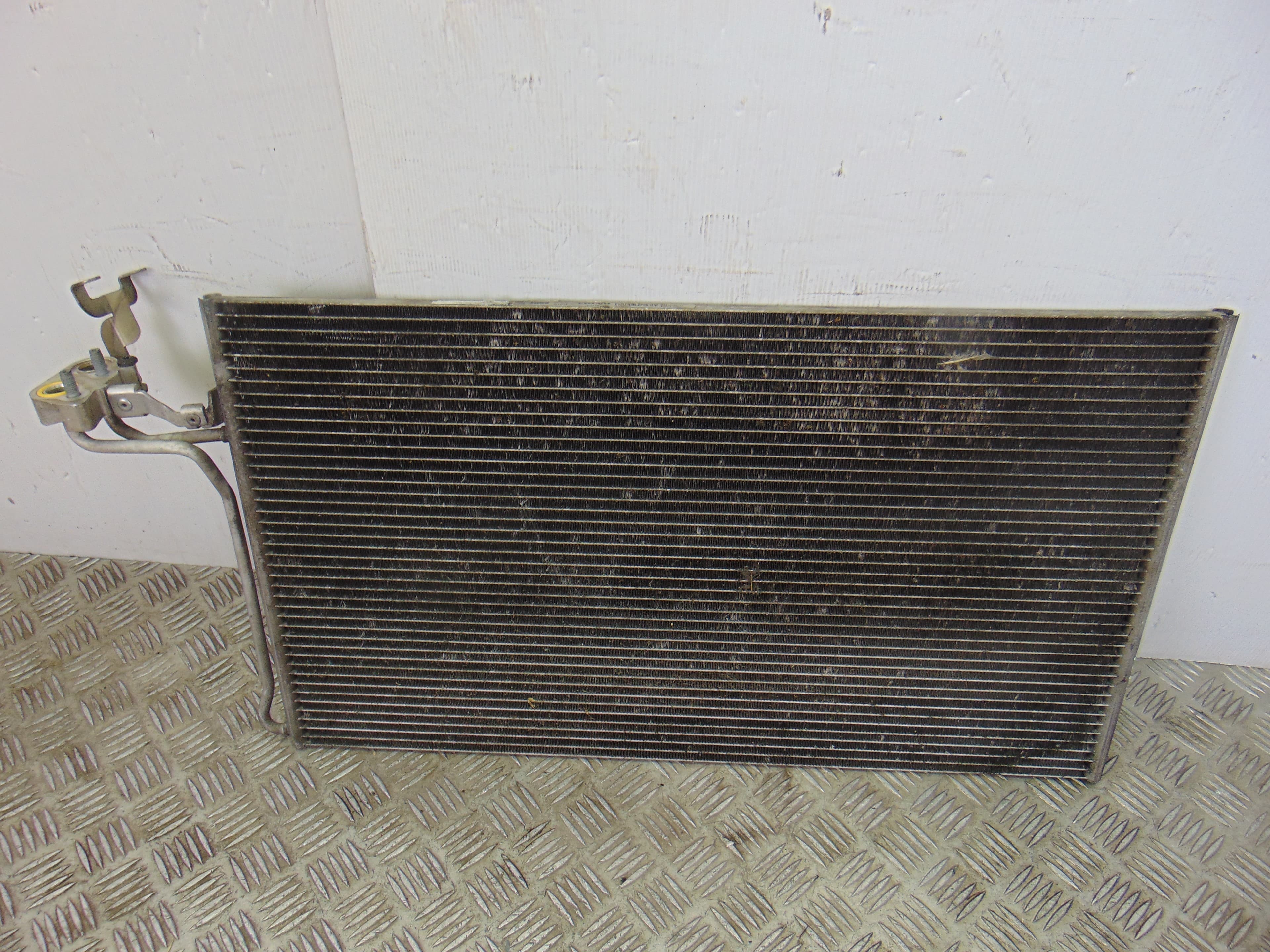 Condensador / radiador aire acondicionado, Volvo V50 Familiar D4 Kinetic 2011, 31356001 usado