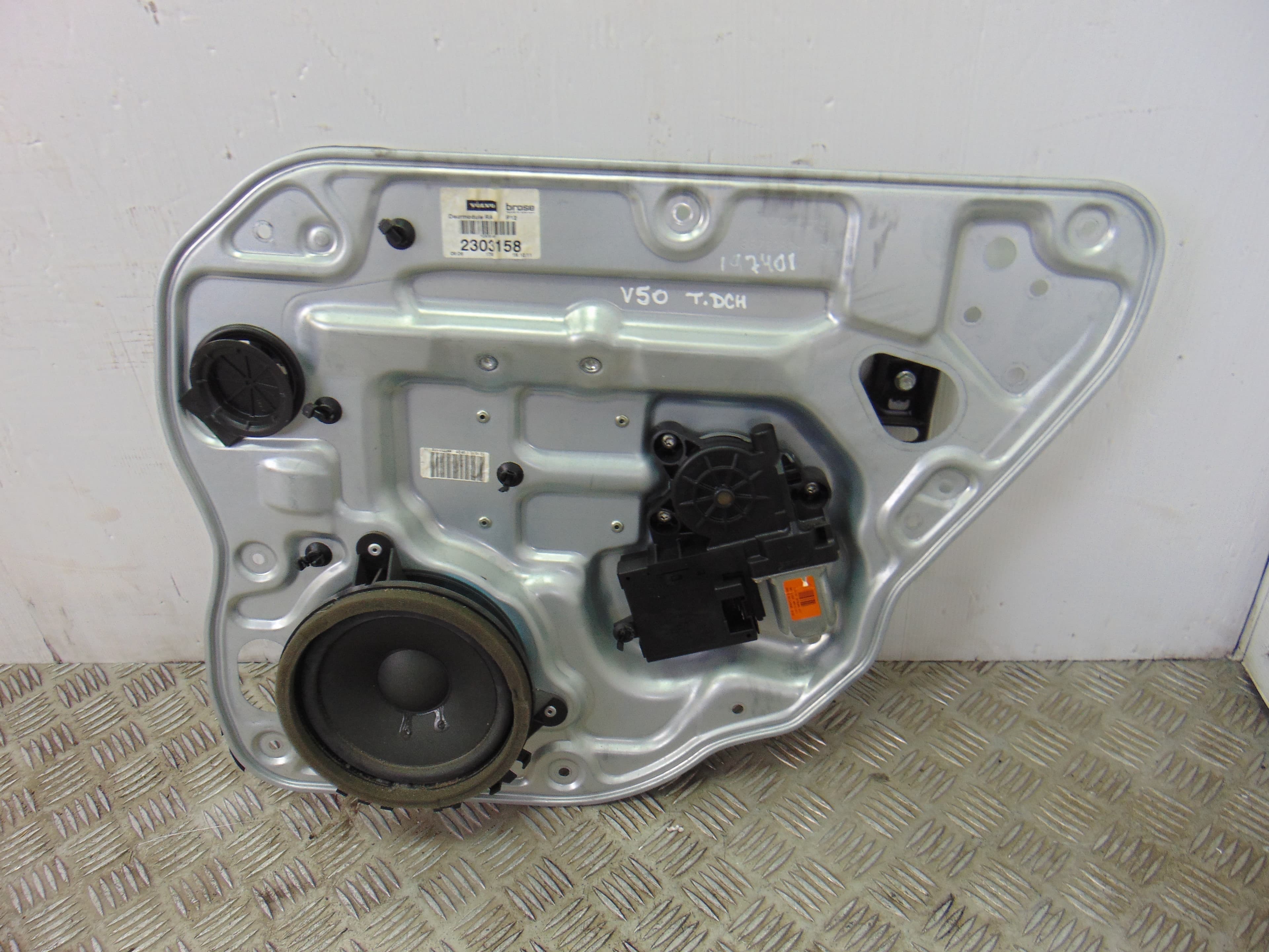 Elevalunas trasero derecho, Volvo V50 Familiar D4 Kinetic 2011 usado
