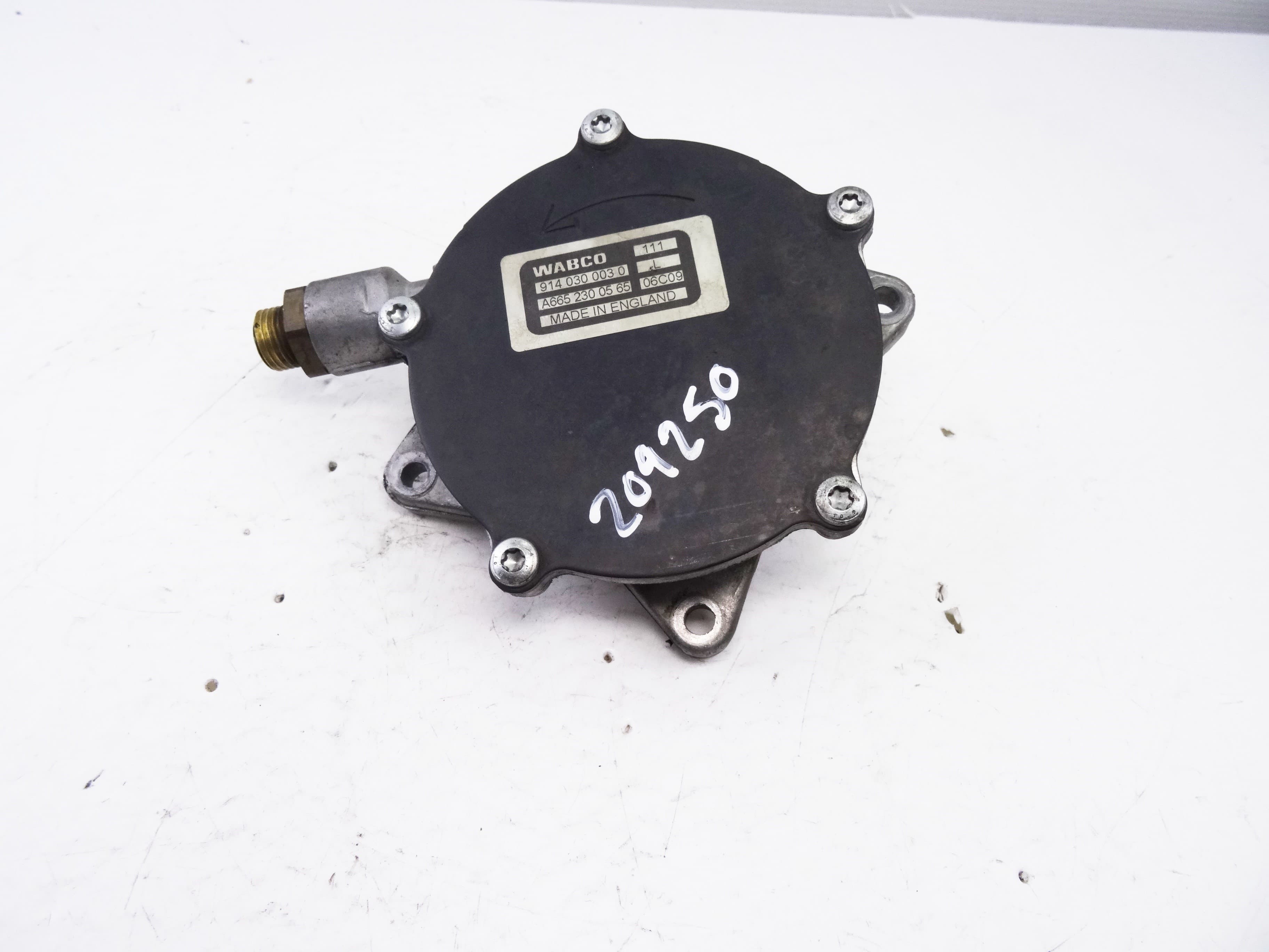 Depresor freno / bomba vacio, Ssangyong Actyon 200 Xdi 2010, A6652300565 usado