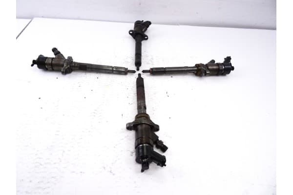Inyector, Ford Focus Berlina (Cap) Ambiente (D) 2006, 0445110188 usado