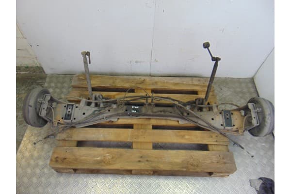 Puente trasero, Nissan NV200 /Evalia (M20/M) Kombi Comfort 2010 usado